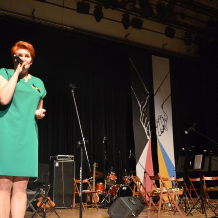 Dyrektor RCK Alina Szymańska zapowiada koncert