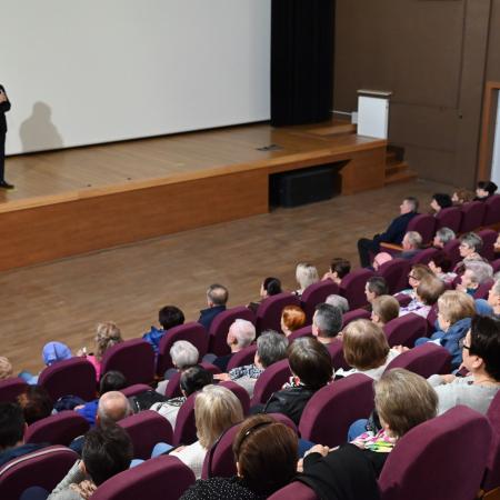 Burmistrz Drzewicy składa życzenia mieszkańcom.