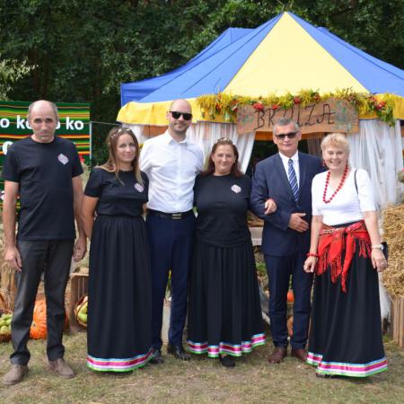 Przedstawiciele KGW wraz z Burmistrzem i Zastępcą Burmistrza gminy Drzewica.