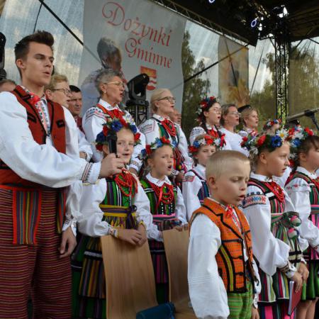 Występ Zespołów Ludowych MALI DRZEWICZANIE oraz DRZEWICZANIE.