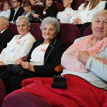 Zaproszeni Seniorzy na przeglądzie twórczości Świadek dziejów.