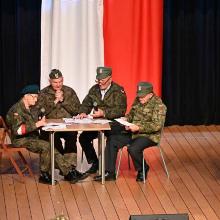 Scenka patriotyczna na scenie RCK.