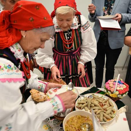 Prezentacja kulinarna przez KGW z terenu gminy Drzewica.