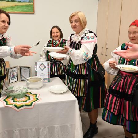 Ocena potraw kulinarnych w trakcie trwania konkursu.