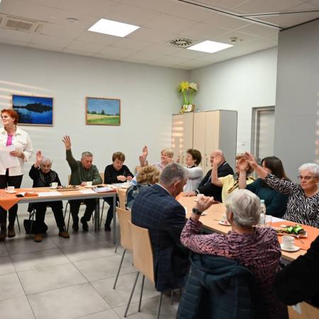 Głosowanie w trakcie spotkanie TPD.