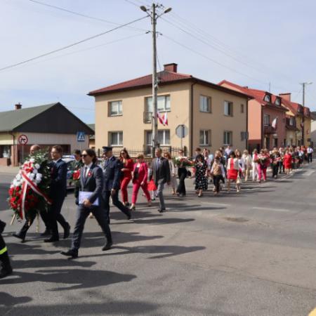 Pochód 3 majowy w kierunku Kościoła