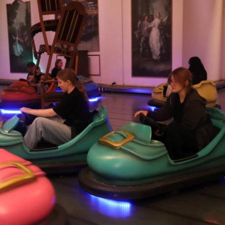 Grupa teatralna podczas wycieczki