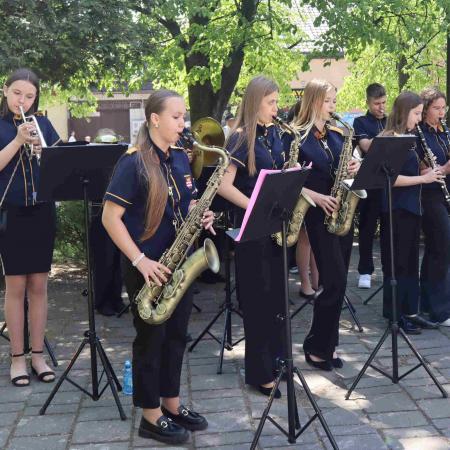 Orkiestra wykonuje część artystyczną 