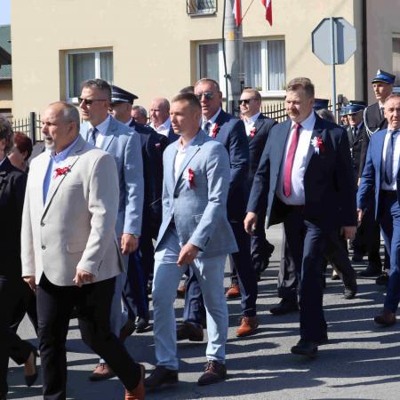 Marsz mieszkańców Drzewicy do kościoła 