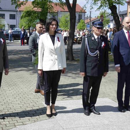 Władze Gminy Drzewica składają wieniec pod pomnikiem 